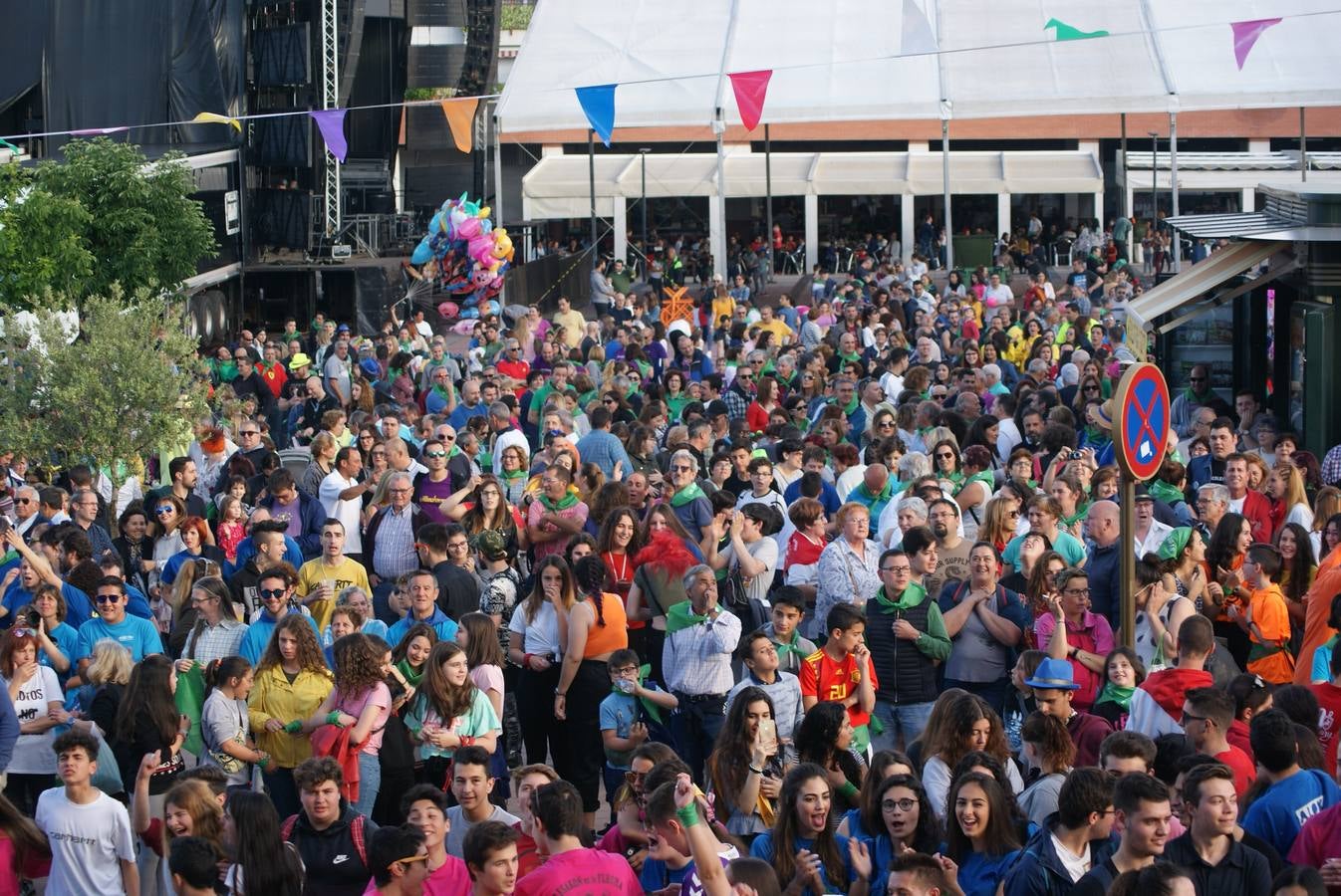 Pregón y desfile de peñas de fiestas de La Flecha 
