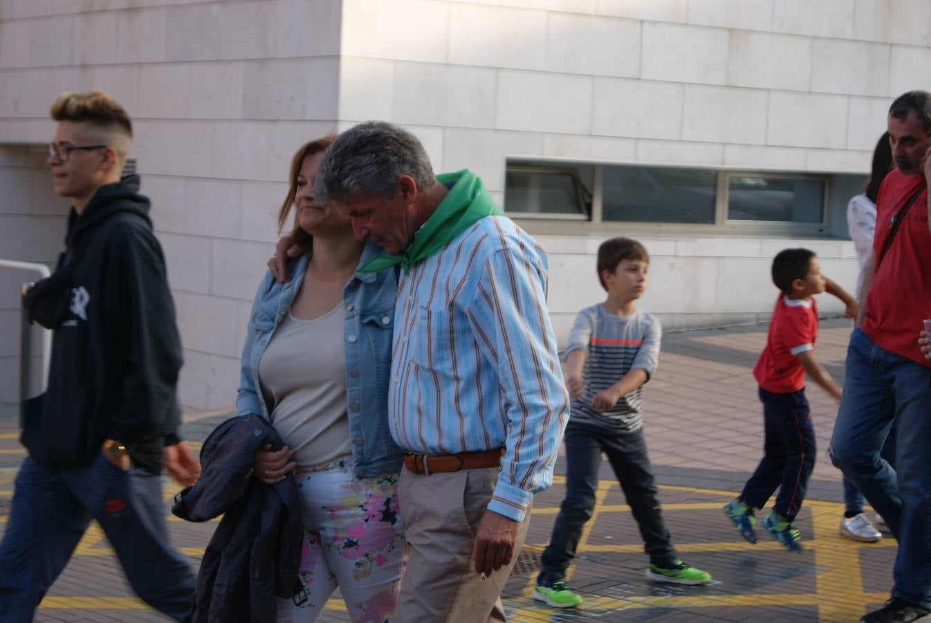 Pregón y desfile de peñas de fiestas de La Flecha 