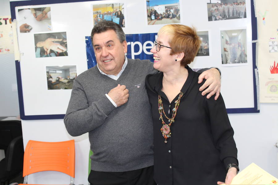Fotos: Entrega de diplomas del curso de atención sociosanitaria para dependientes en Arroyo