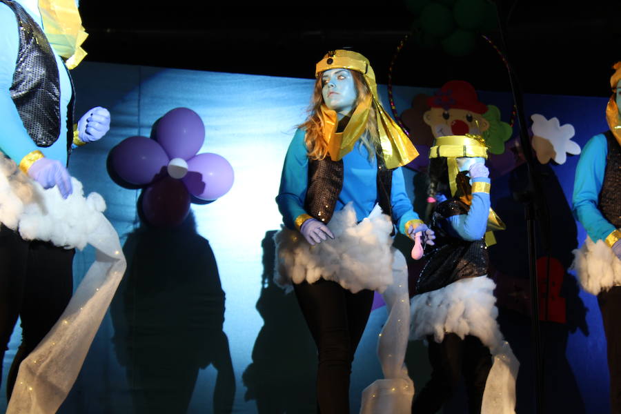 Fotos: Concurso chirigotas de Arroyo y comparsa gaditana