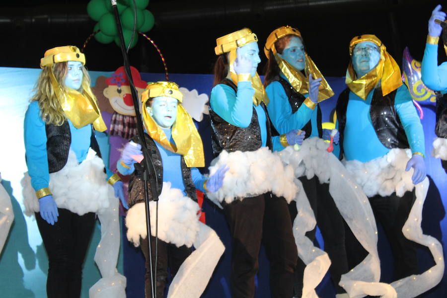 Fotos: Concurso chirigotas de Arroyo y comparsa gaditana