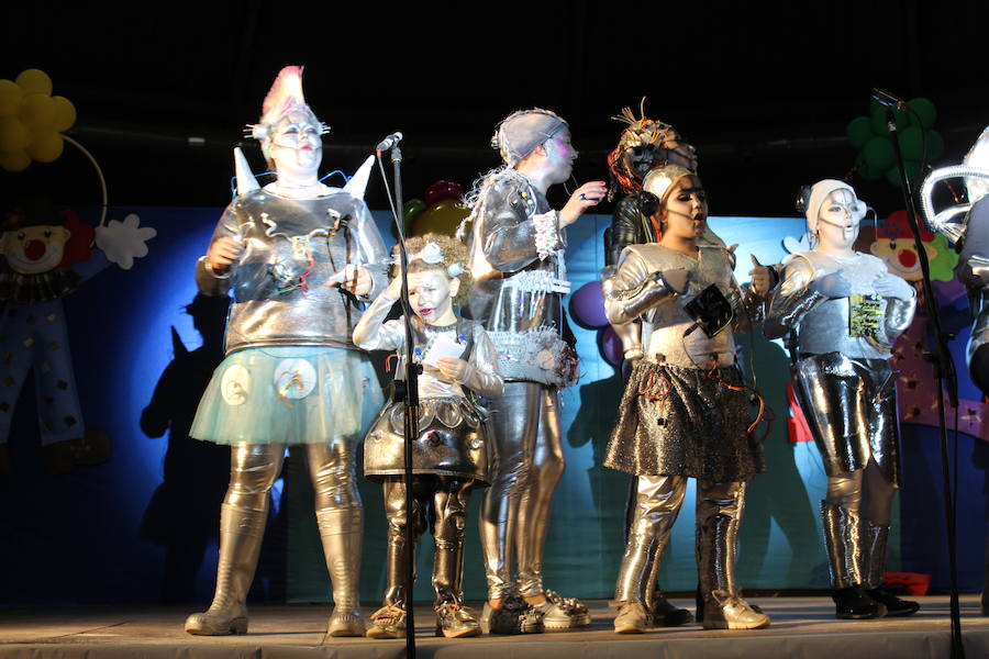 Fotos: Concurso chirigotas de Arroyo y comparsa gaditana