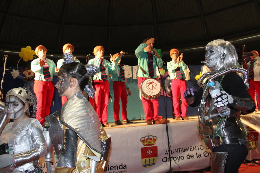 Fotos: Concurso chirigotas de Arroyo y comparsa gaditana