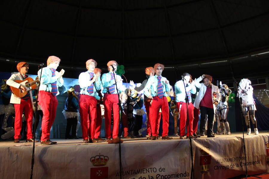 Fotos: Concurso chirigotas de Arroyo y comparsa gaditana