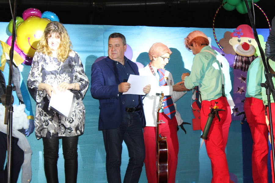 Fotos: Concurso chirigotas de Arroyo y comparsa gaditana