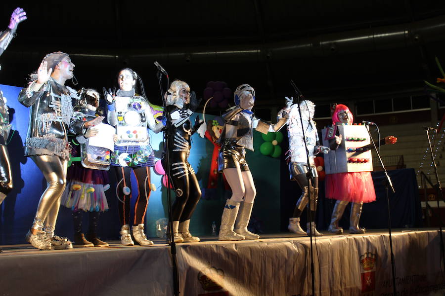 Fotos: Concurso chirigotas de Arroyo y comparsa gaditana