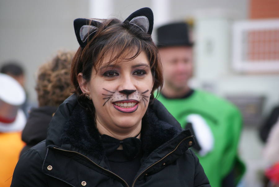 Fotos: Desfile de disfraces por Carnavales en Arroyo