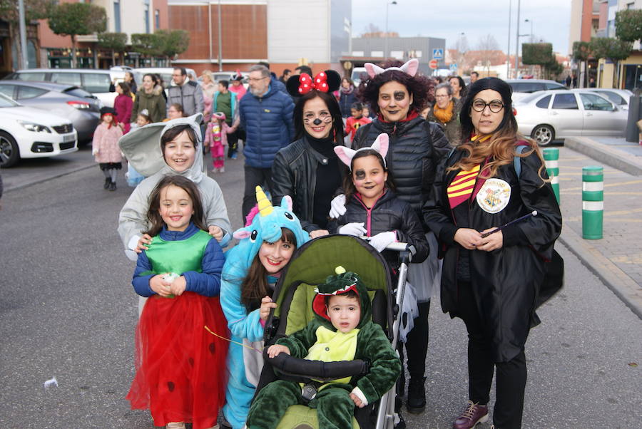 Fotos: Desfile de disfraces de Carnaval por las calles de La Flecha
