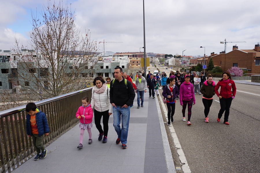 Fotos: VIII Marcha Solidaria contra el Cáncer de Arroyo de la Encomienda