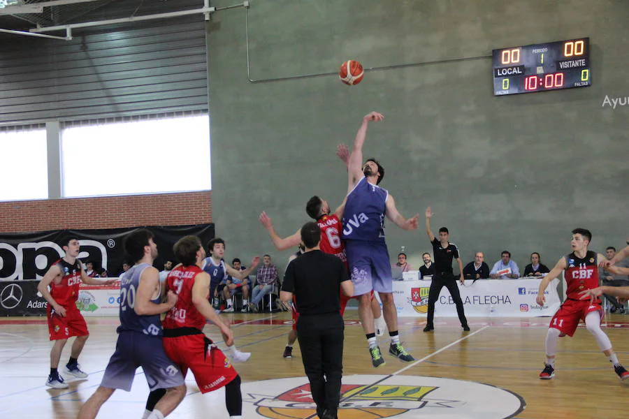 Fotos: Partido CB La Flecha- UVA derbi local baloncesto Liga EBA