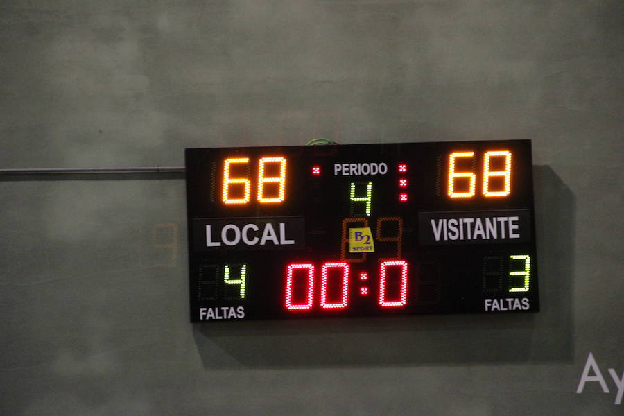 Fotos: Partido CB La Flecha- UVA derbi local baloncesto Liga EBA