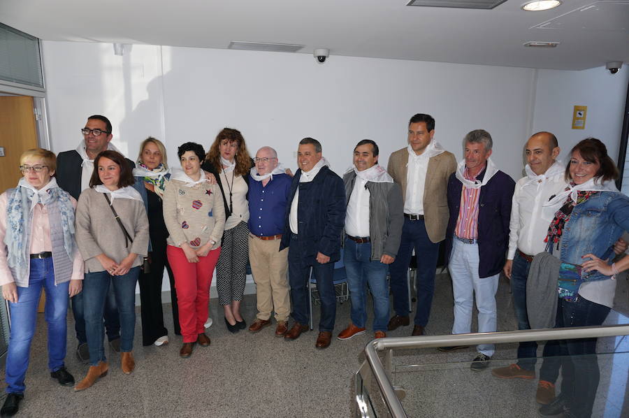 Fotos: Fiestas de Arroyo. San Juan Evangelista. Pregón y desfile de peñas