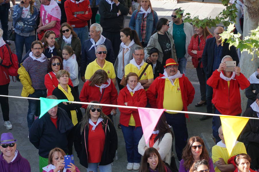 Fotos: Fiestas de Arroyo. San Juan Evangelista. Pregón y desfile de peñas
