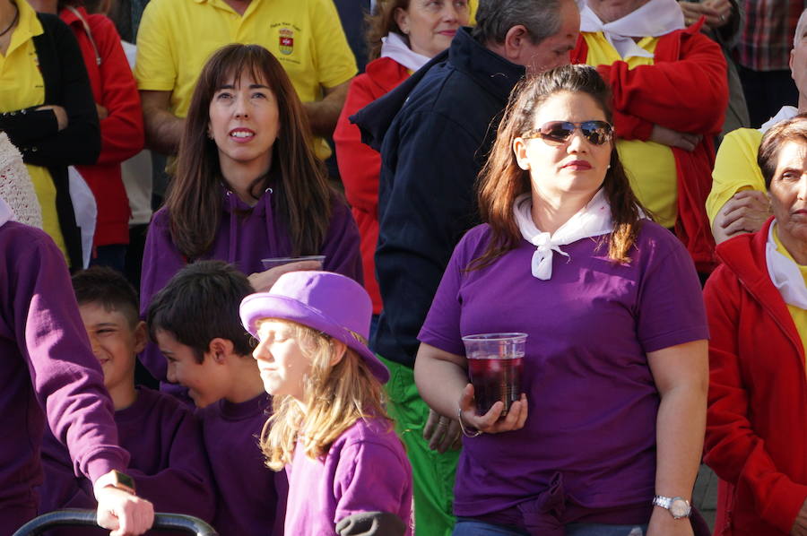 Fotos: Fiestas de Arroyo. San Juan Evangelista. Pregón y desfile de peñas