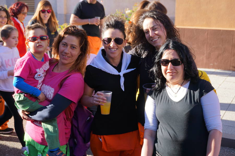 Fotos: Fiestas de Arroyo. San Juan Evangelista. Pregón y desfile de peñas