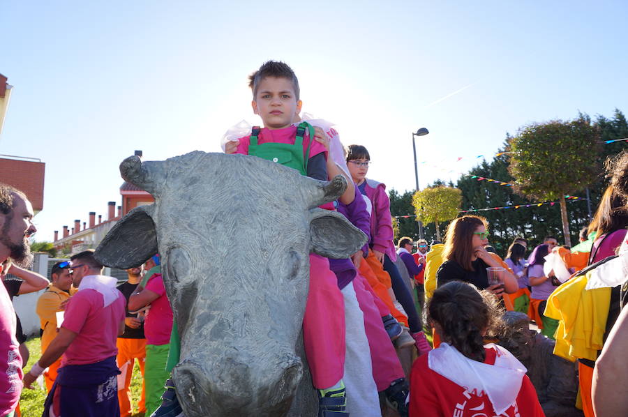 Fotos: Fiestas de Arroyo. San Juan Evangelista. Pregón y desfile de peñas