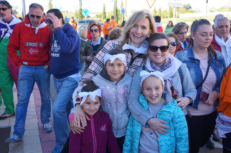 Fotos: Fiestas de Arroyo. San Juan Evangelista. Pregón y desfile de peñas