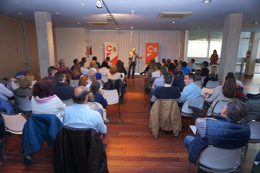 Fotos: Presentación de la candidatura de Ciudadanos en Arroyo