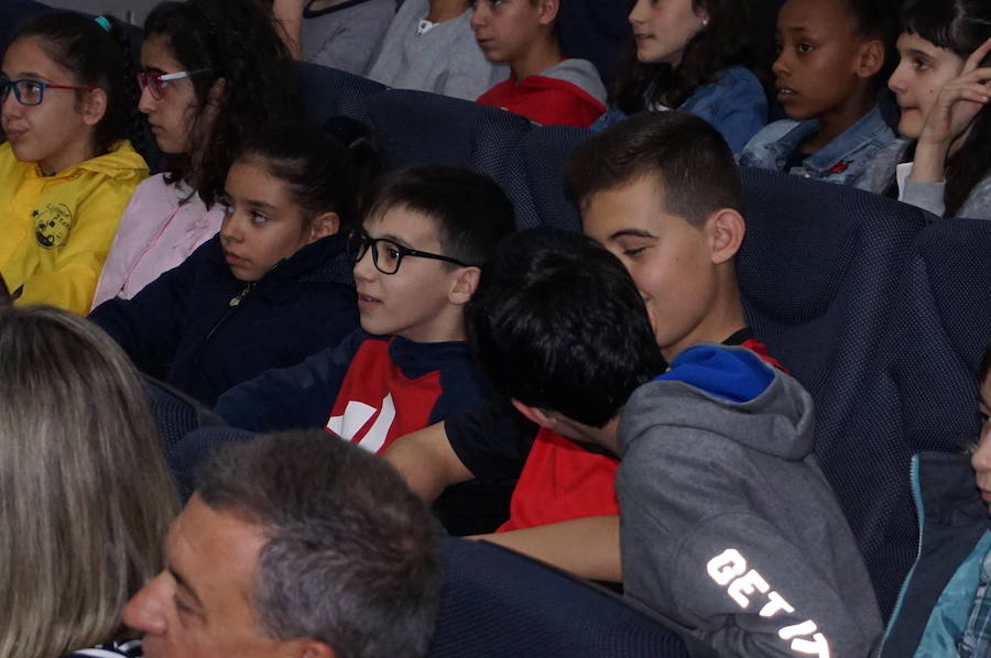 Fotos: Entrega de premios del VII concurso 'El Futuro en Nuestras Manos’