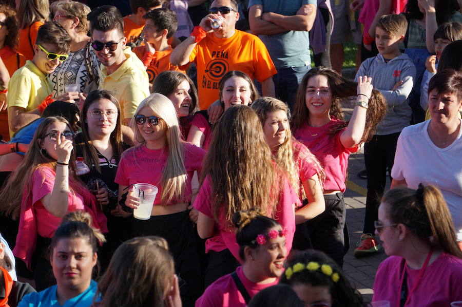 Fotos: Pregón y desfile de peñas fiestas de La Flecha