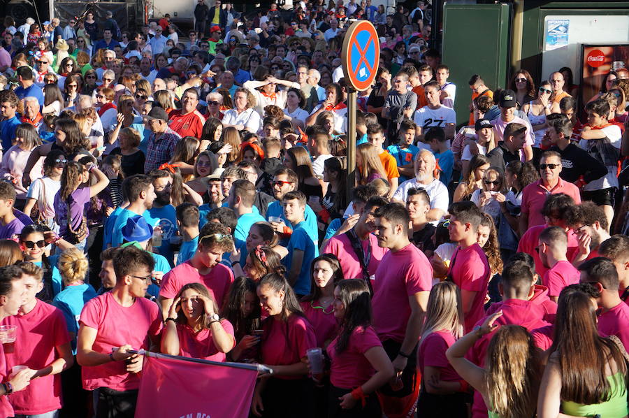 Fotos: Pregón y desfile de peñas fiestas de La Flecha