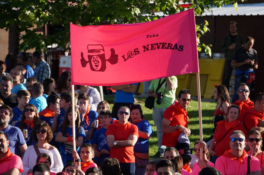 Fotos: Pregón y desfile de peñas fiestas de La Flecha