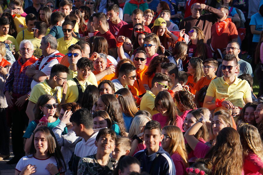 Fotos: Pregón y desfile de peñas fiestas de La Flecha