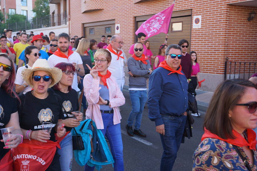 Fotos: Pregón y desfile de peñas fiestas de La Flecha