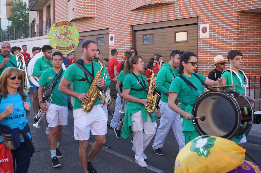 Fotos: Pregón y desfile de peñas fiestas de La Flecha