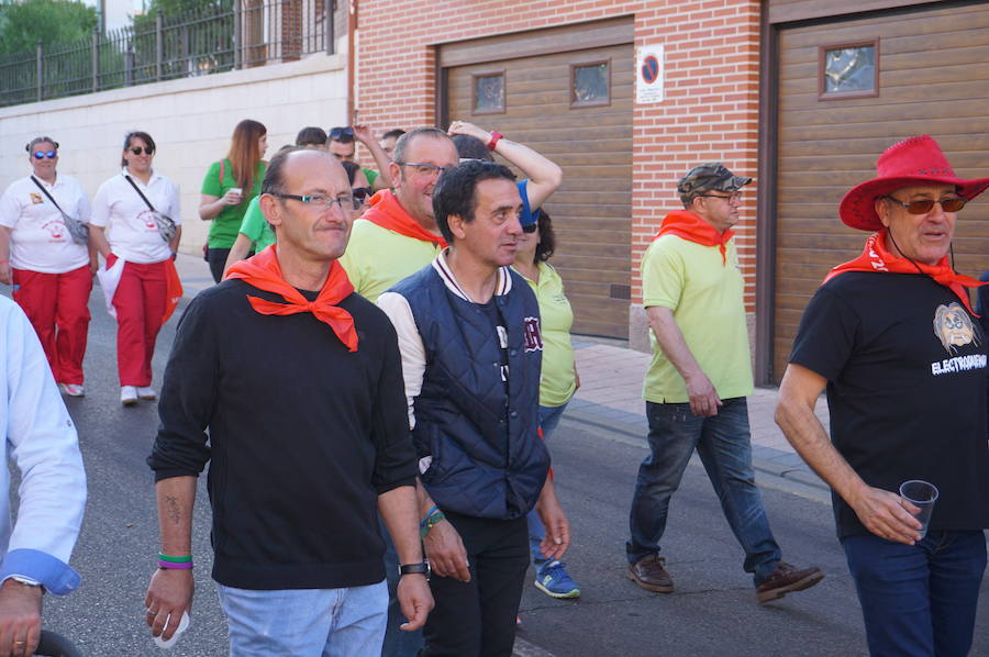 Fotos: Pregón y desfile de peñas fiestas de La Flecha