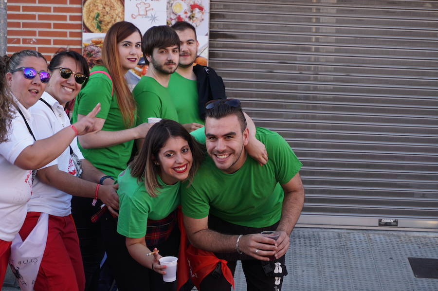 Fotos: Pregón y desfile de peñas fiestas de La Flecha