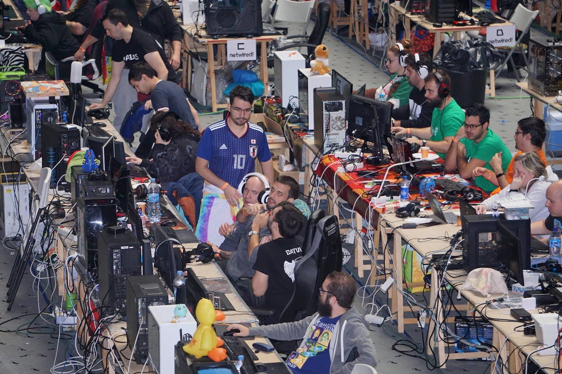 Mas de 400 participantes en la Lan Party arroyana. 