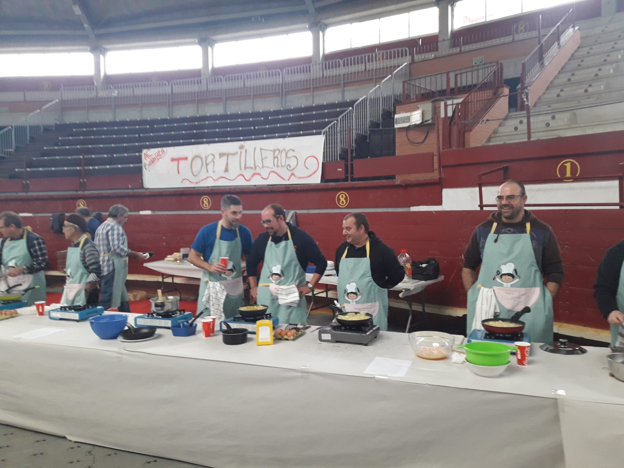 Fotos: Concurso masculino de tortillas en Arroyo de la Encomienda
