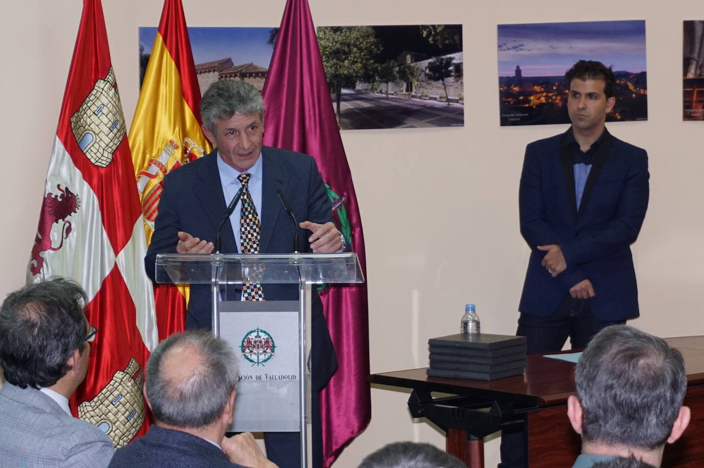 Emocionante acto de reconocimiento en la sede de la Mancomunidad Torozos en Arroyo de la Encomienda a la Guardia Civil con presencia de todos los alcaldes. 