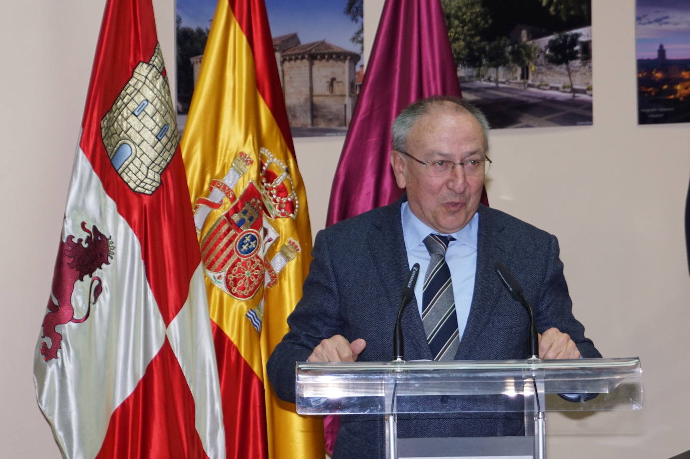 Emocionante acto de reconocimiento en la sede de la Mancomunidad Torozos en Arroyo de la Encomienda a la Guardia Civil con presencia de todos los alcaldes. 
