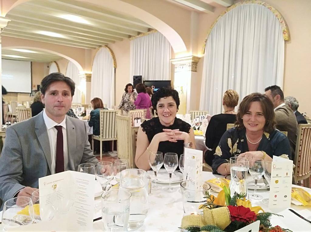 Todos los partidos políticos de Arroyo de la Encomienda estuvieron representados en la cena benéfica de la Fundación Sandra Ibarra en el hotel La Vega. 