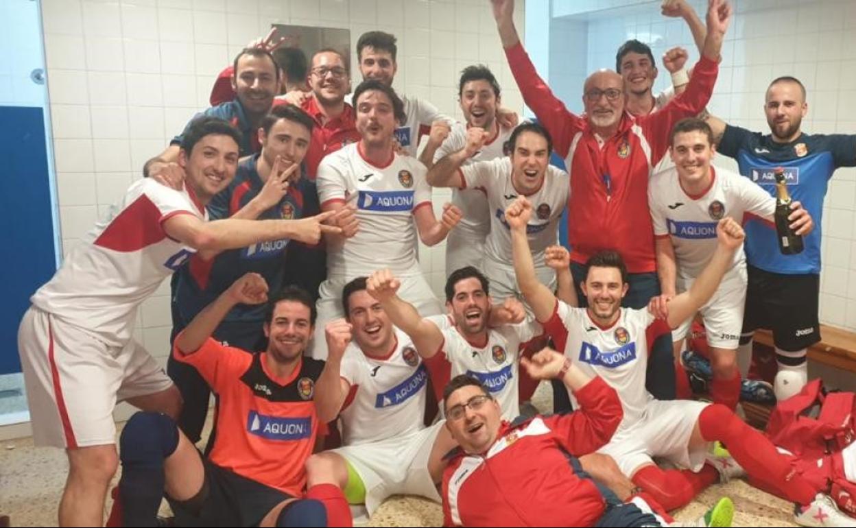 Alegría en la plantilla del Unión Arroyo. 