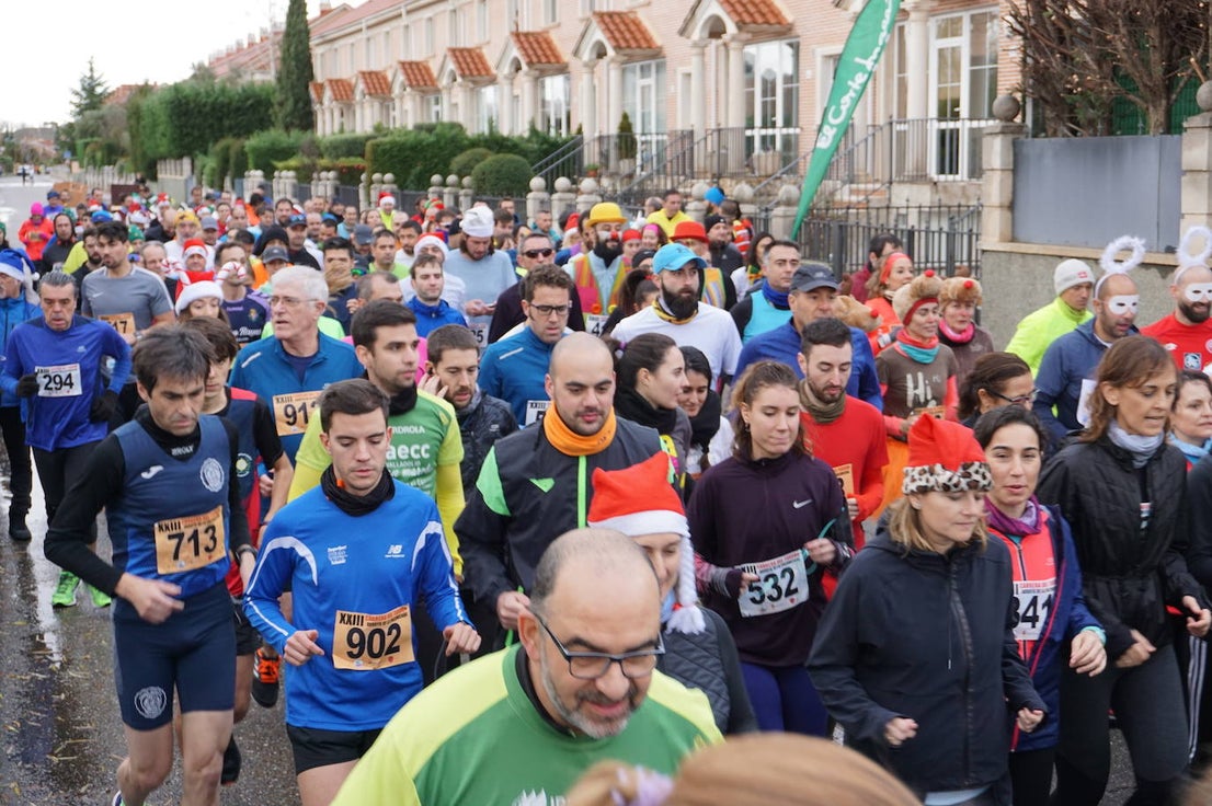 Los alegres y divertidos disfraces cobran protagonismo cada año en la Carrera del Turrón de Arroyo. 