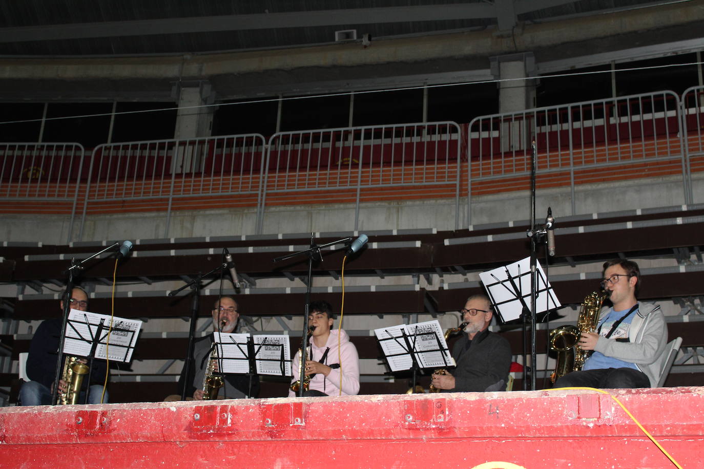 Adoración de los Reyes Magos al Niño Jesús en el portal de Belén. 