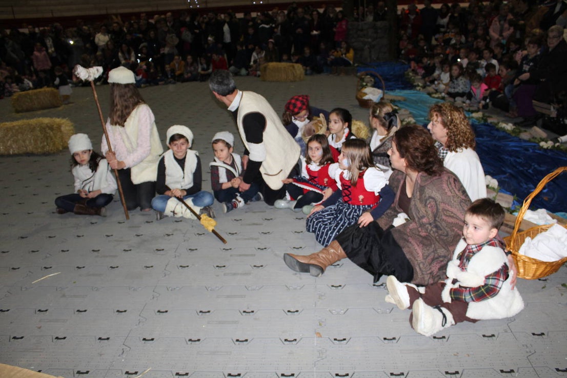 Adoración de los Reyes Magos al Niño Jesús en el portal de Belén. 