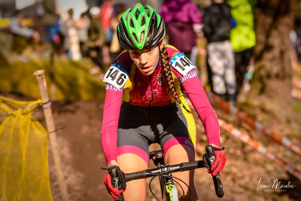 Estela Domínguez en pleno esfuerzo durantte la carrera. 