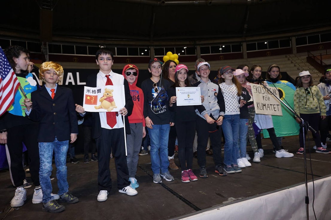 La comparse El Batacazo ganó el concurso infantil de chirigotas de Arroyo. 