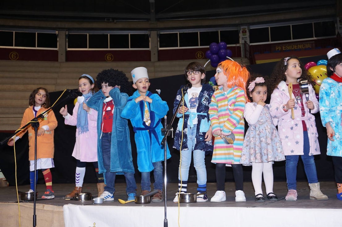 La comparse El Batacazo ganó el concurso infantil de chirigotas de Arroyo. 