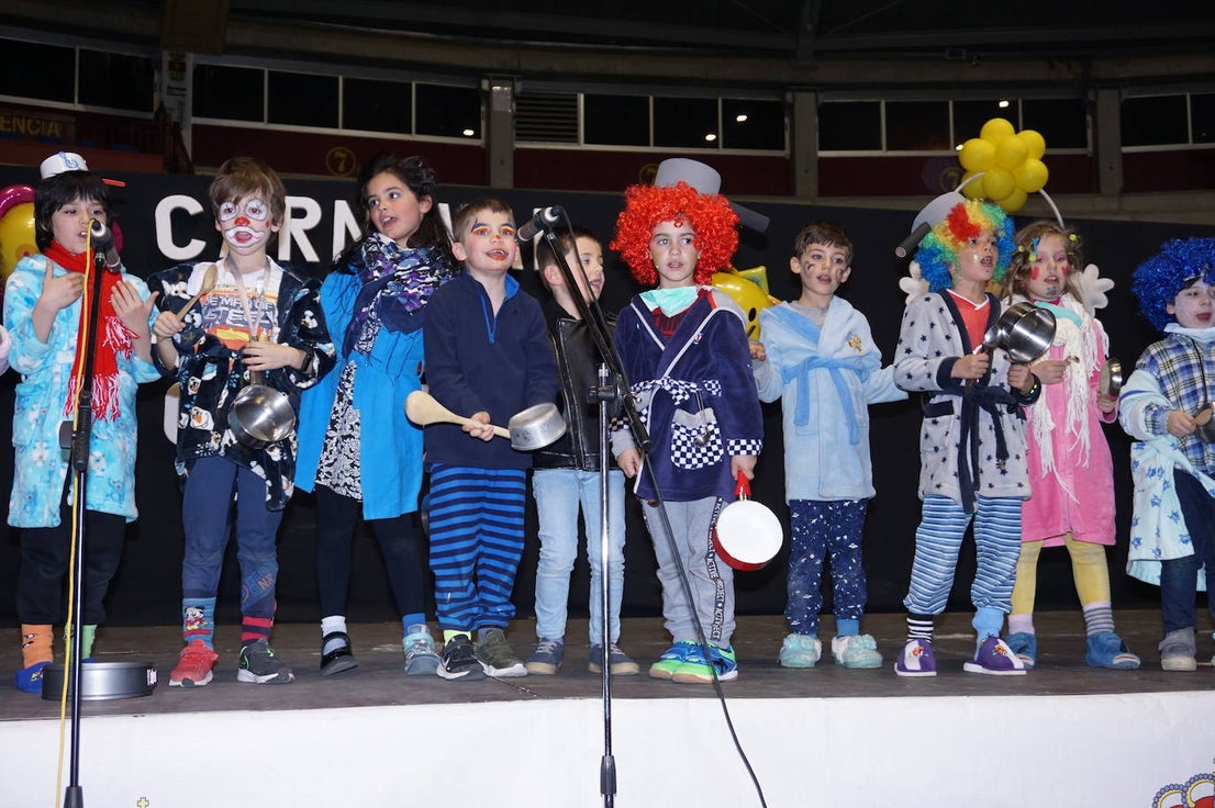 La comparse El Batacazo ganó el concurso infantil de chirigotas de Arroyo. 