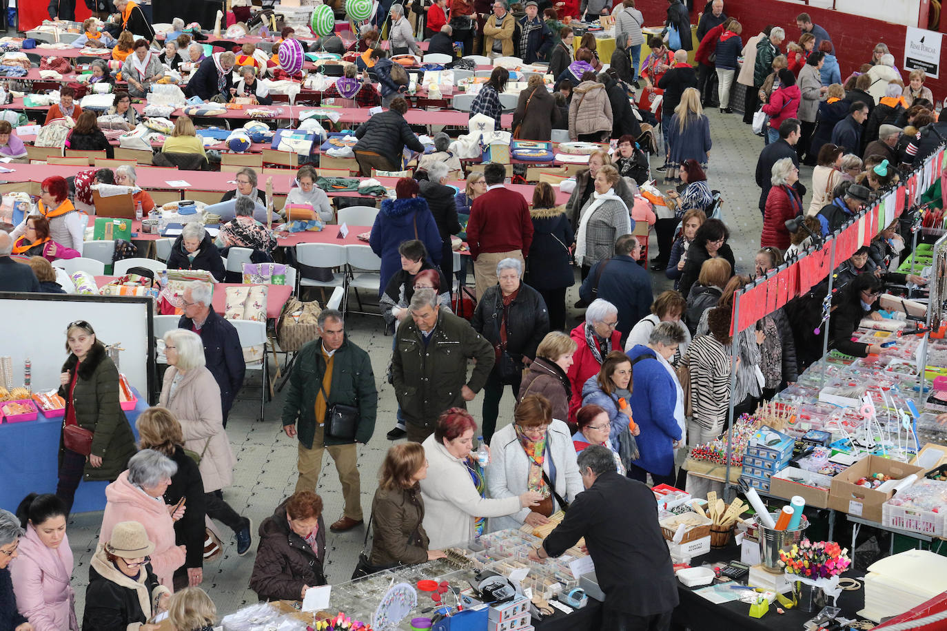 Fotos: El encuentro de bolillos en Arroyo de la Encomienda