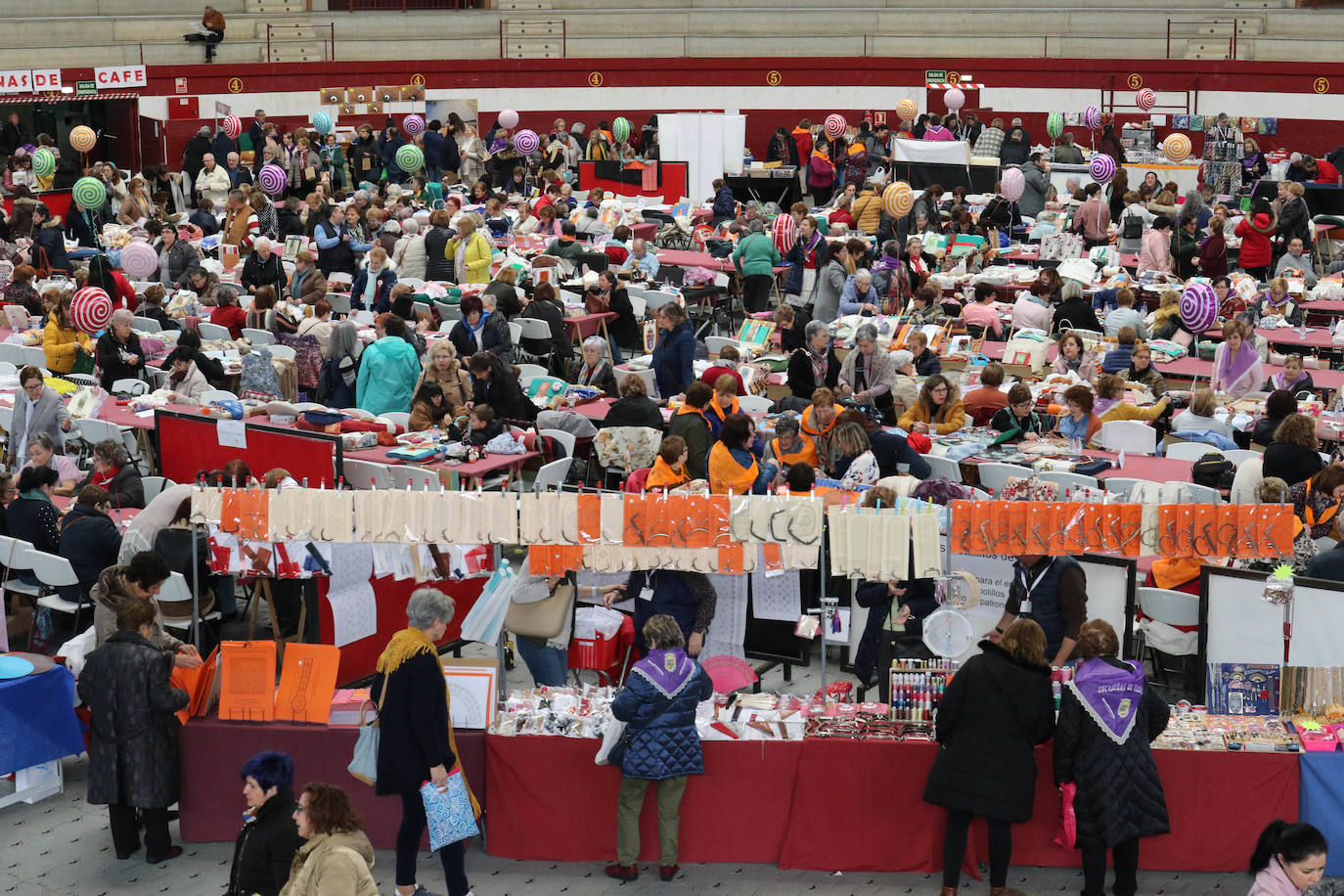 Fotos: El encuentro de bolillos en Arroyo de la Encomienda