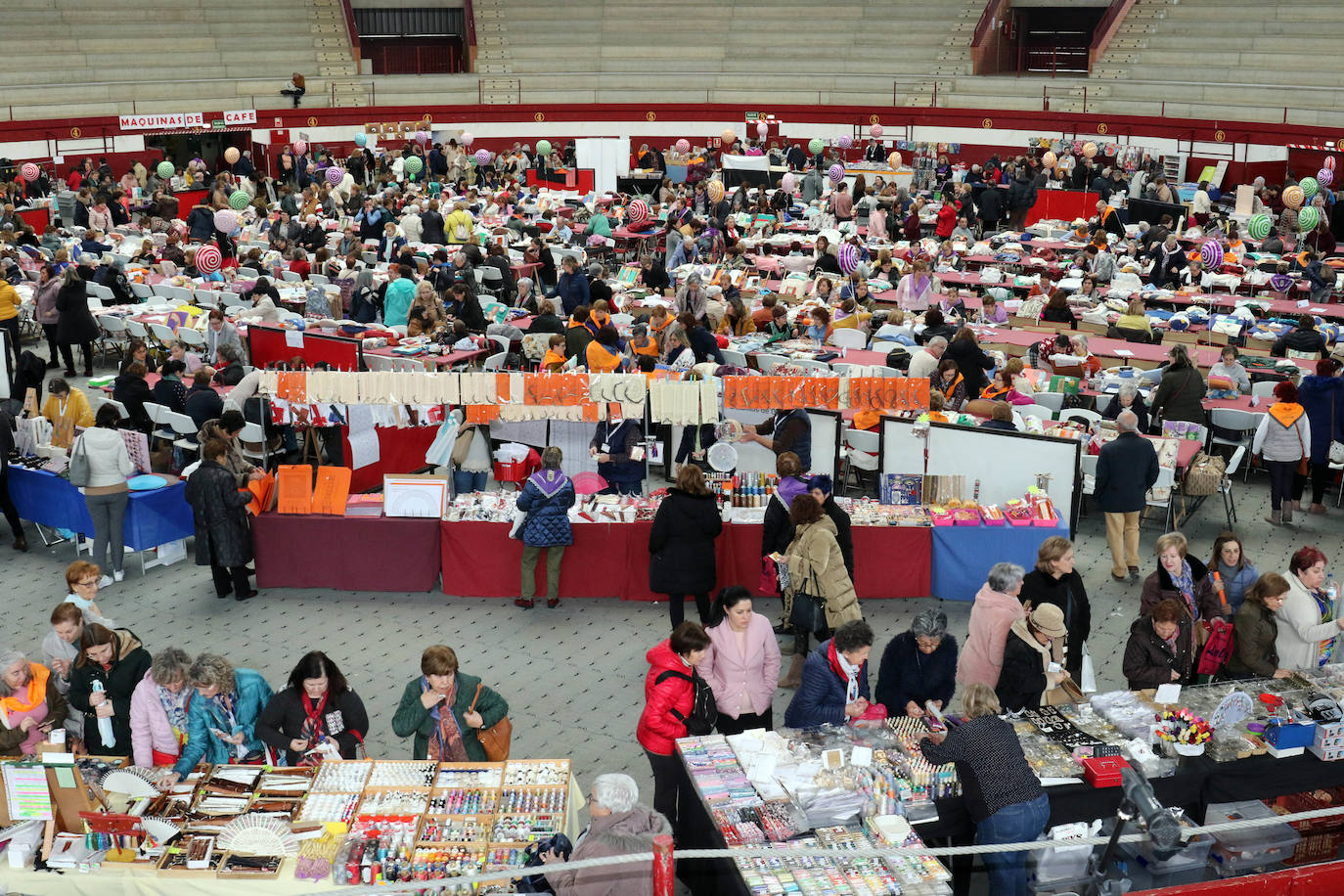 Fotos: El encuentro de bolillos en Arroyo de la Encomienda