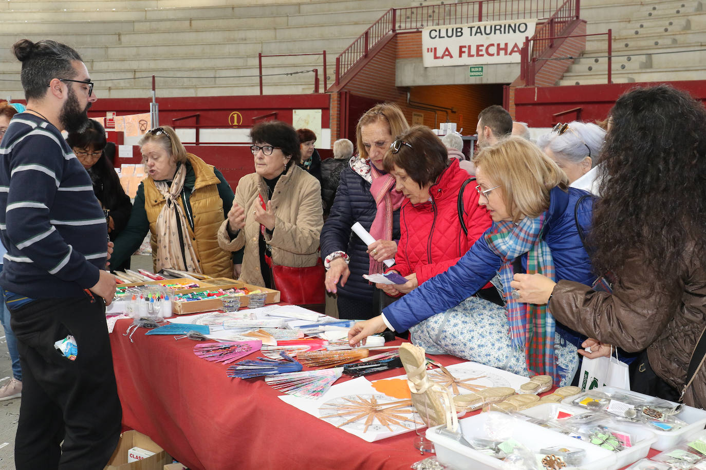Fotos: El encuentro de bolillos en Arroyo de la Encomienda