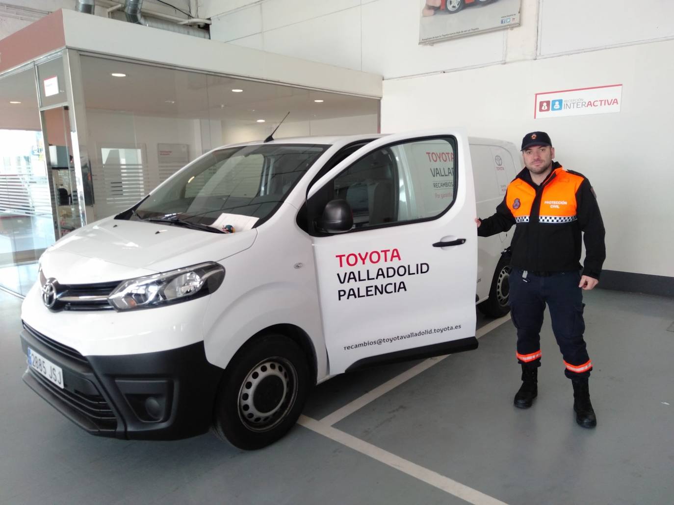 Preparación de los lotes de comida para las familias con necesidades especiales de Arroyo. 
