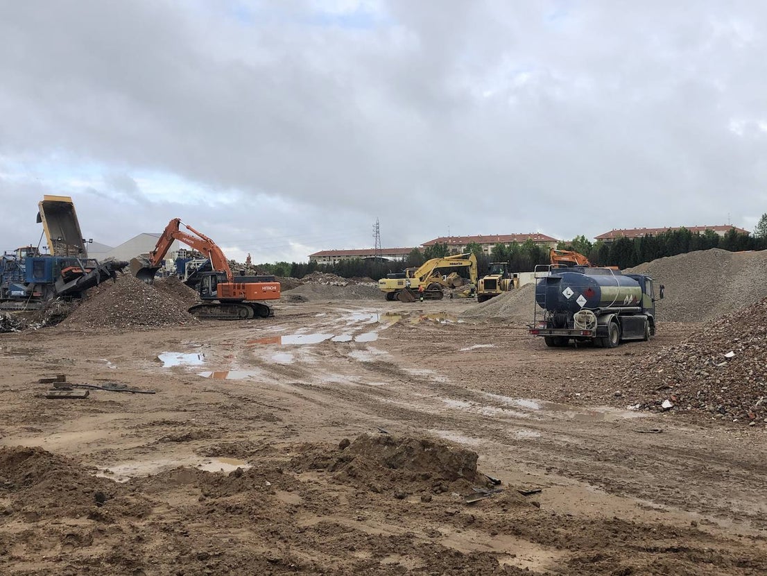 Fotos: Demolición fábrica Smurfit y urbanización parcela sector SE-02 en Arroyo